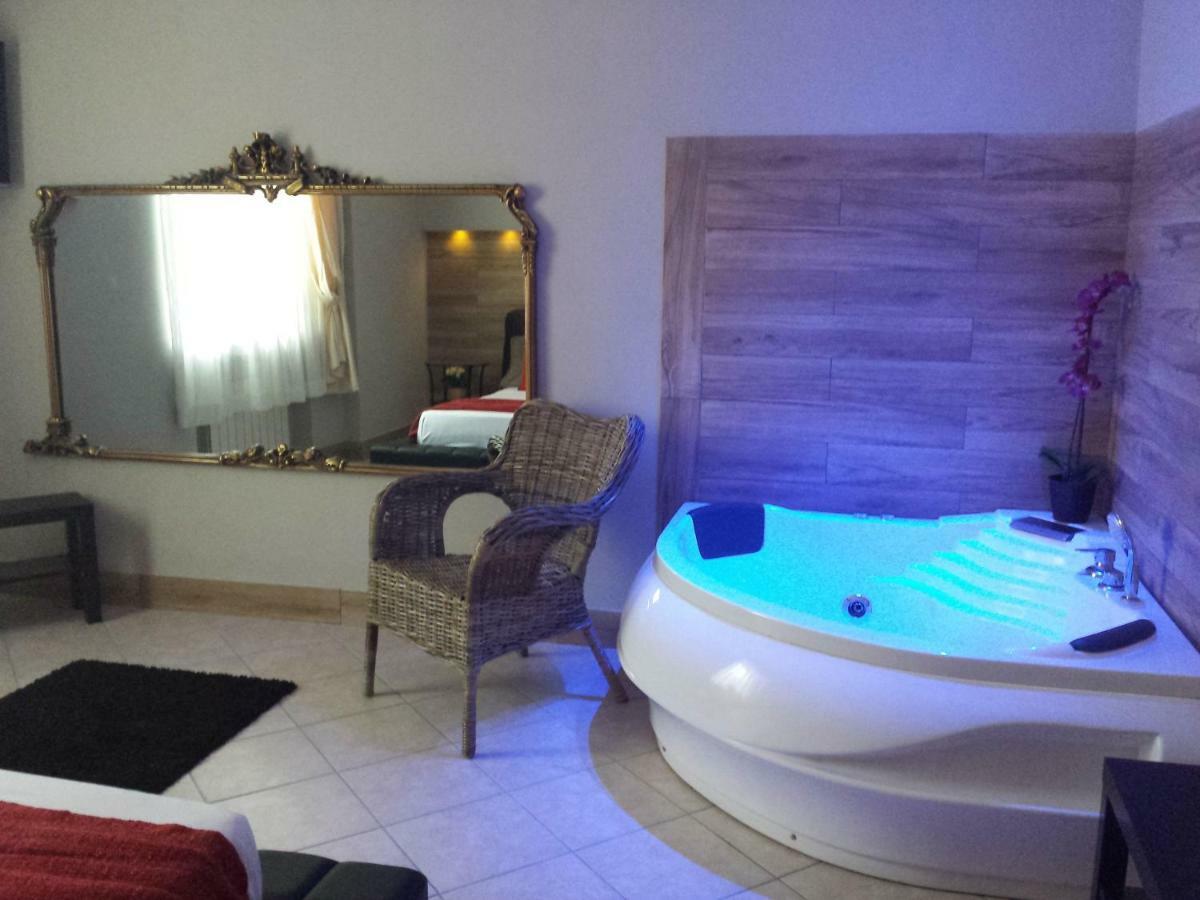 Thaire Resort Кастель Вольтурно Экстерьер фото